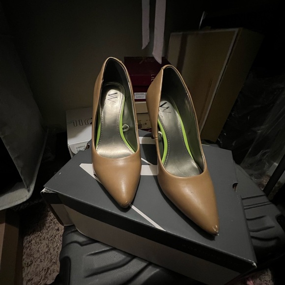 Heels - Picture 1 of 12